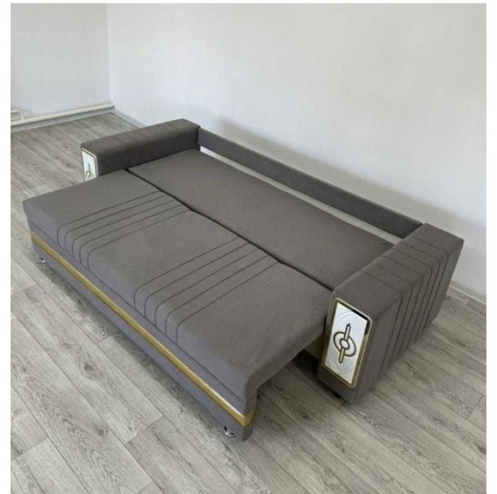 Продаю Диван в хорошем состоянии