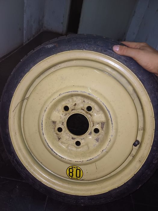 Резервна гума за кола