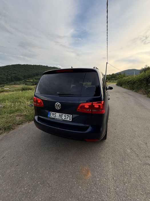 VOLKSWAGEN Touran 2011 — imagine 3