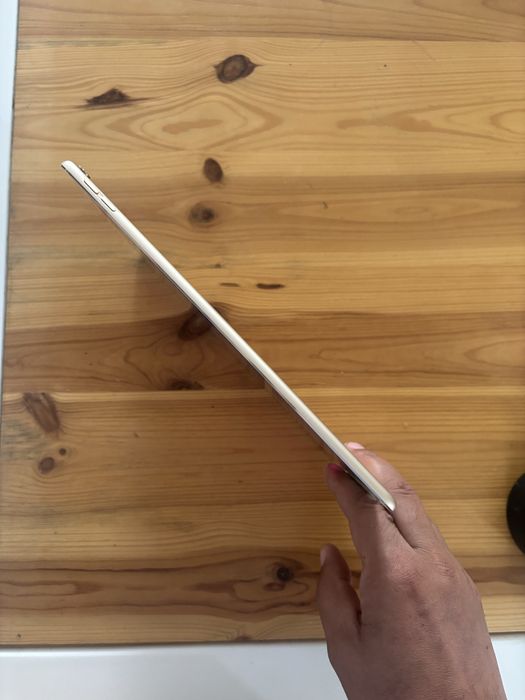 Ipad Pro 10,5. Gold ( A1701) . Stare foarte buna