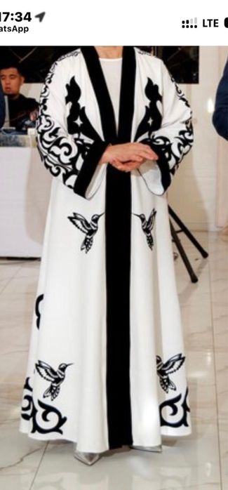 Той көйлектері сатылады (ательеде тігілген)