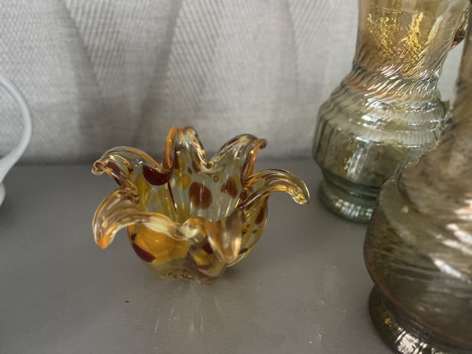 Вазы, графины, хрустальный графин.