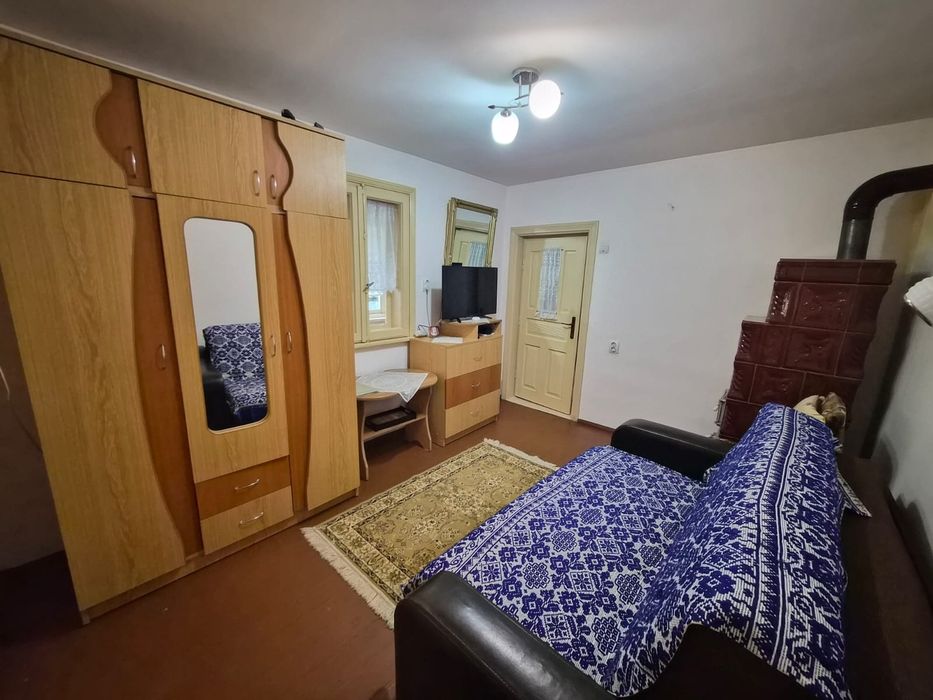 Vand casa cu teren Valea Salciilor