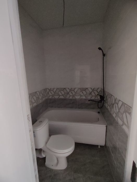 Kvartira sotiladi srochna