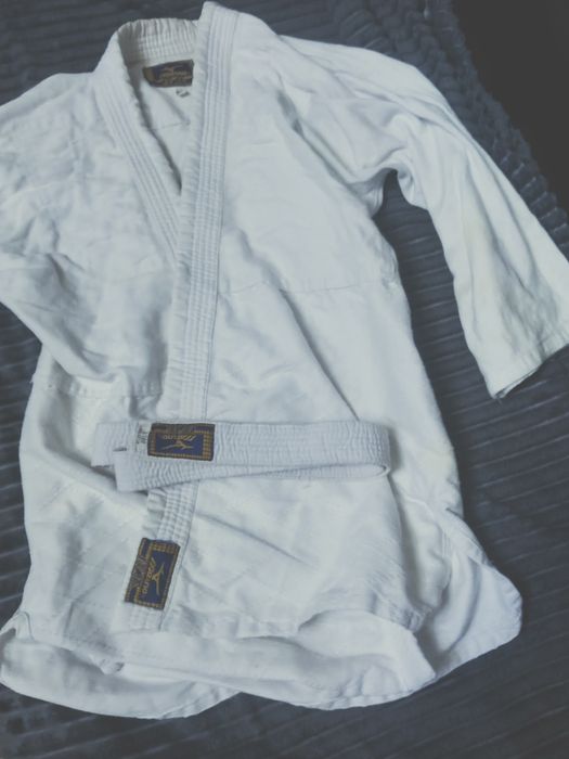 Продам кимоно mizuno