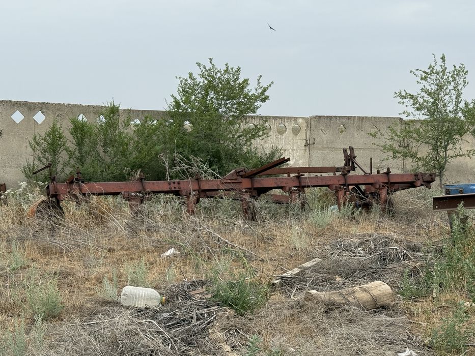 Плуг 8 корпусной