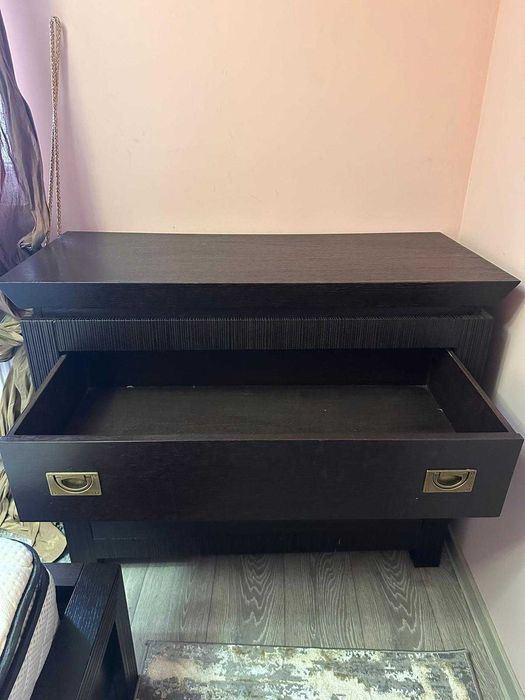 Vănd pat cu noptier, comodă și somieră