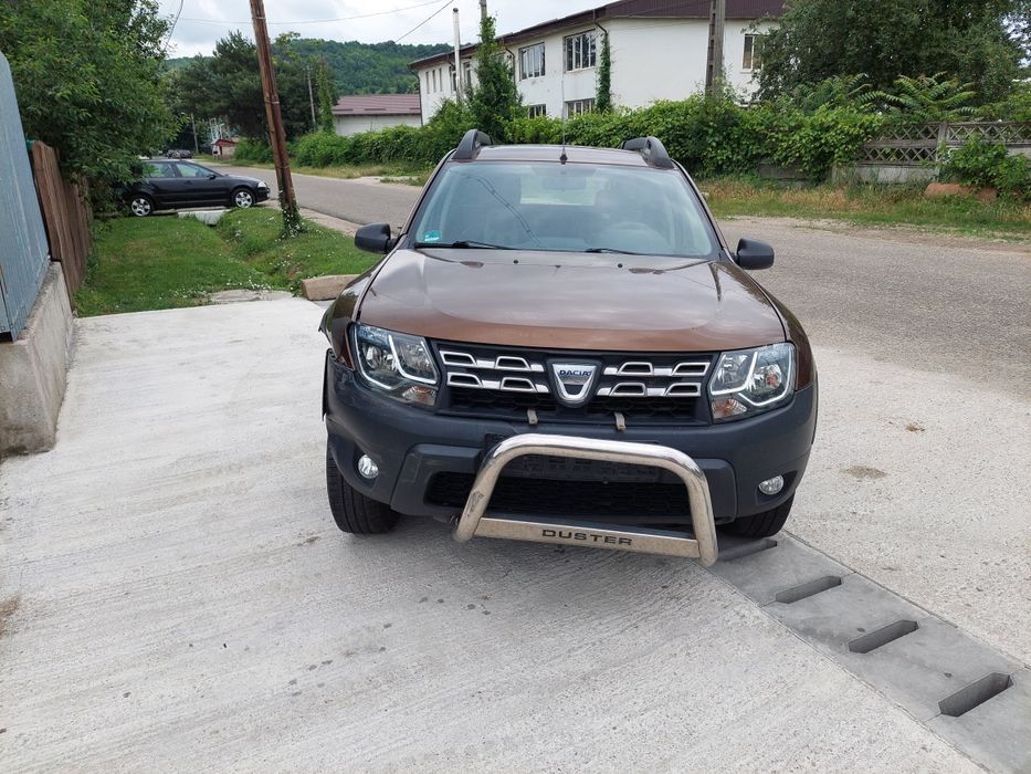 Dezmembrez Dacia Duster 2015 1.6 16 V 2x4 facelift