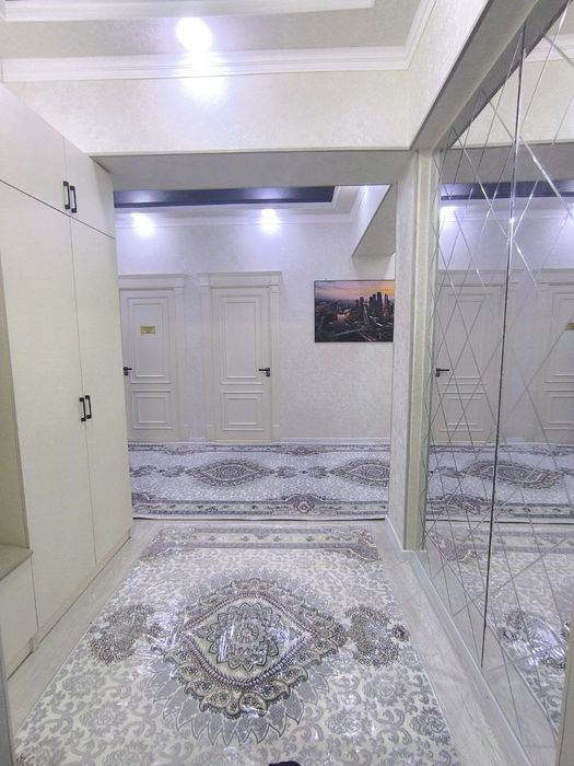 Новостройка на Саламатина 3/8/10 общ пл 100м Евро с мебелью