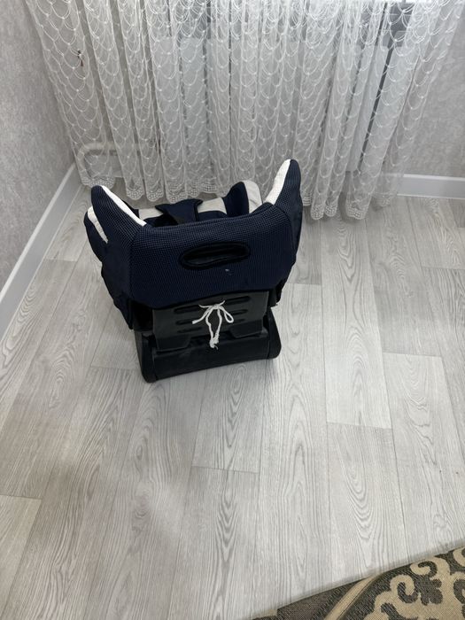 Продаётся автокресло б/у