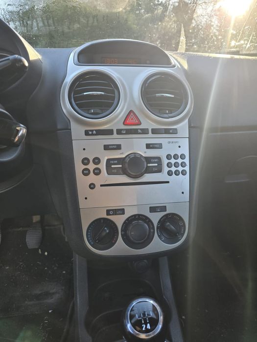 Vand opel corsa 1.4 benzina
