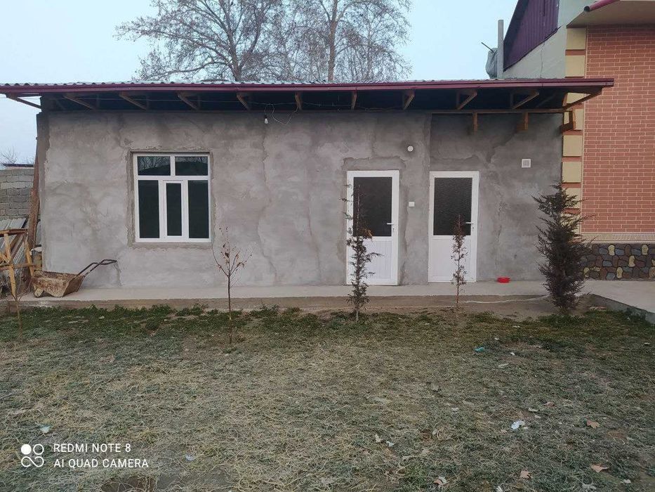 O'rta chirchiq tumani. 5 sotix 4 xonali uy. 85 000 $ Kelishiladi