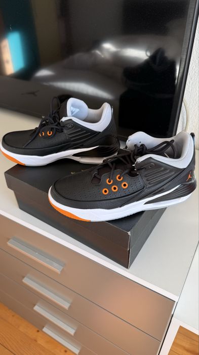 Чисто нови маратонки Nike Air Jordan