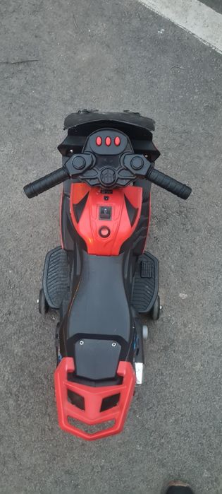 Motoreta electrica cu melodii si lumini