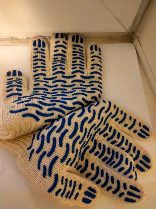 Маска-респиратор,перчатки