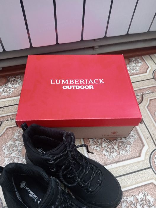 Продаю ботинки почти новые