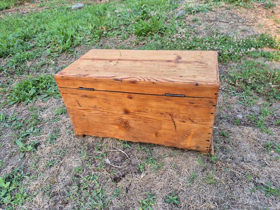 Стар Дървен Реставриран Сандък