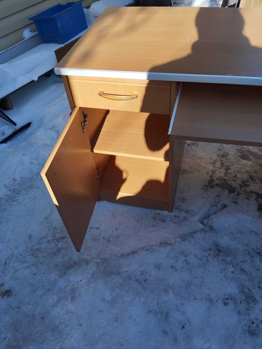 Стол компьютерный