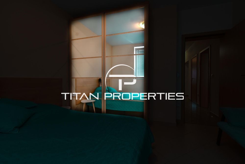 Дава се под наем Тристаен апартамент в София, Лозенец - 100 кв.м за 1000 € - Снимка #11