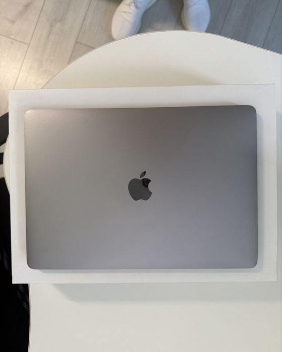 MacBook Pro 13 2017 Touch Bar, i5, 8GB RAM, stare bună