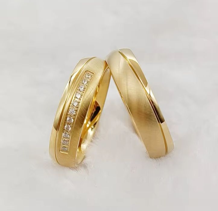 Verighete placate cu aur