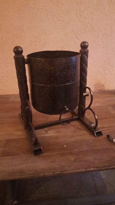 Урно  для мусора кованые