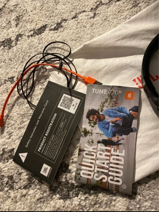 casti JBL……………..