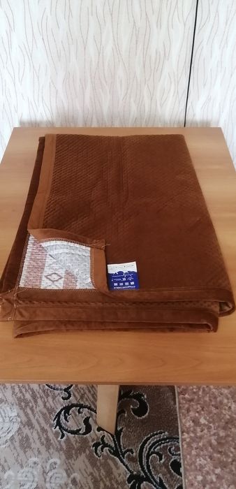 Продам покрывало на кровать