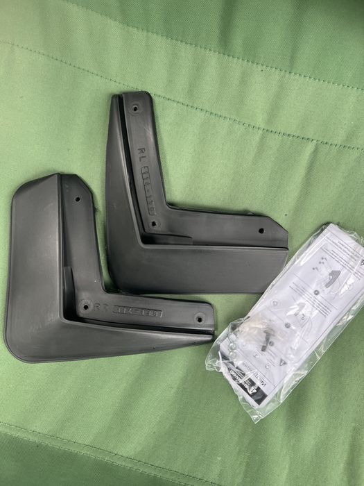 Комплект задних брызговиков