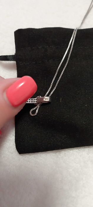 Сребърно колие с нестандартна висулка с камъчета, 28 лв.