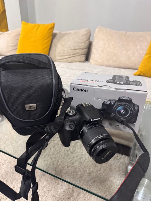 Aparat foto DSLR Canon EOS 2000D,24.1 MP+card de memorie 128GB si husa