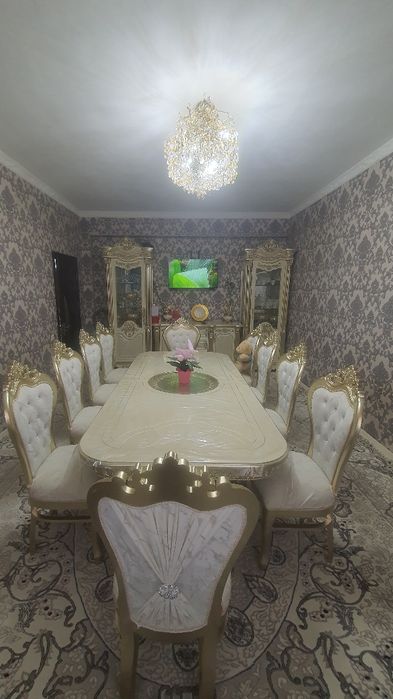 Uy sotiladi o‘zimniki bez makler evro rimo‘nt lokatsa juda qluley joyd