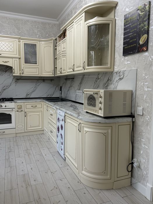 Продается кухонный гарнитур б/у