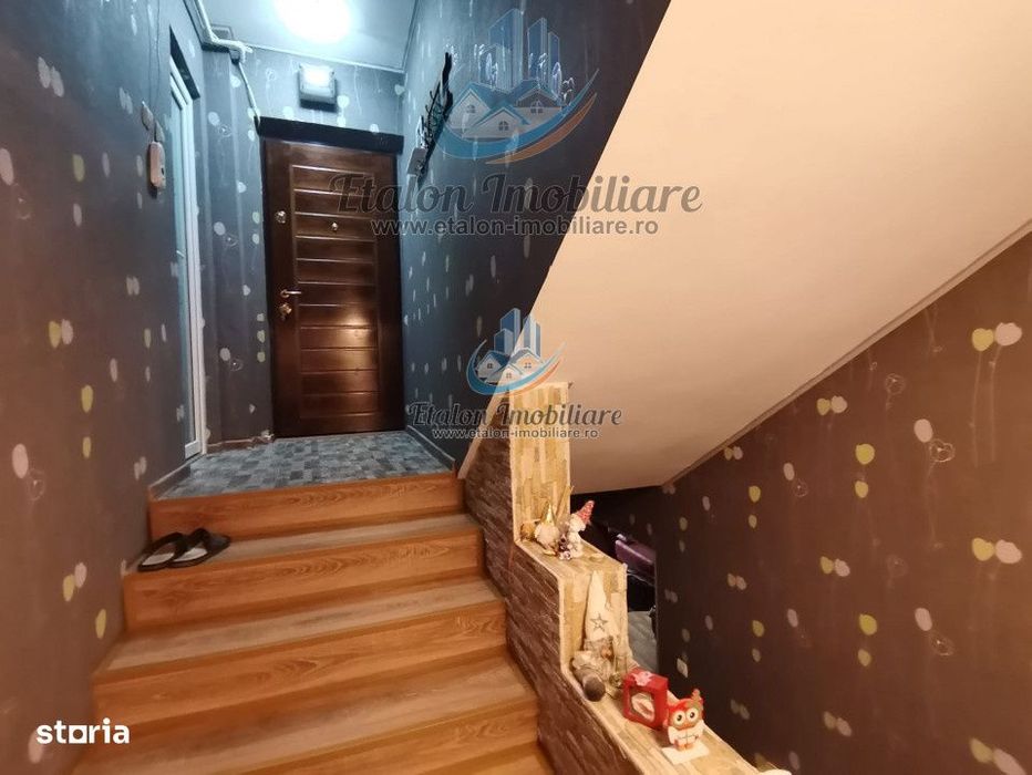 Apartament P+1, 4 camere, 2 bai, 3 balcoane, Zona Centrala Piatra Ne
