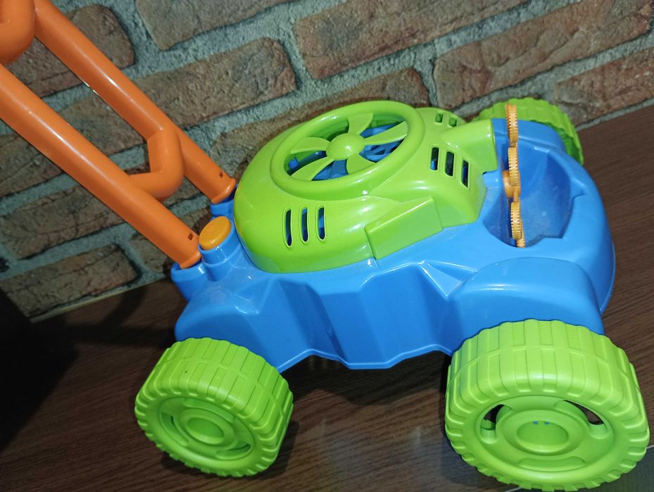 Играчки по 5 ,10, 15 лв