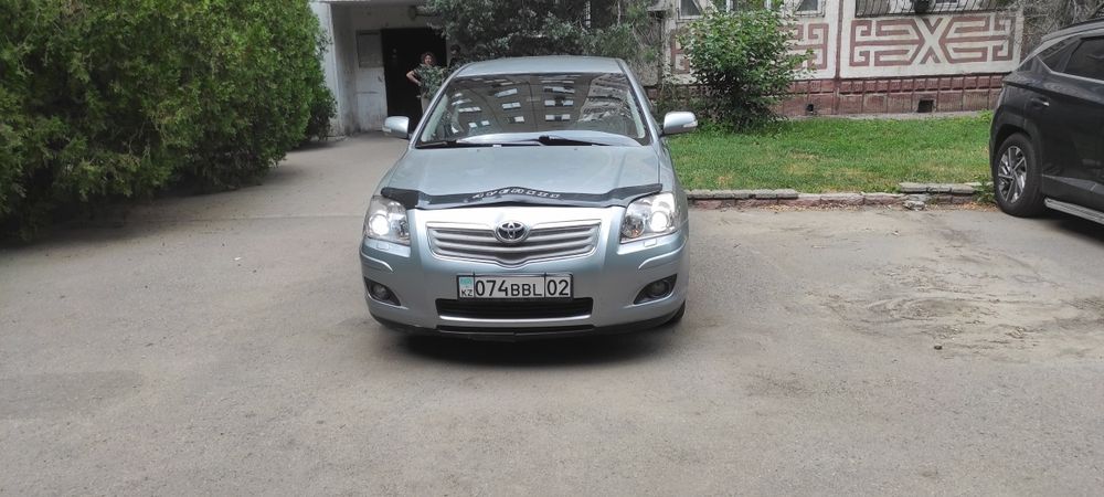 Продам автомобиль Тойота Авенсис