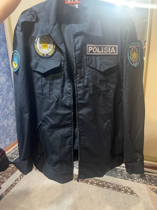 Продам форму полицейскую