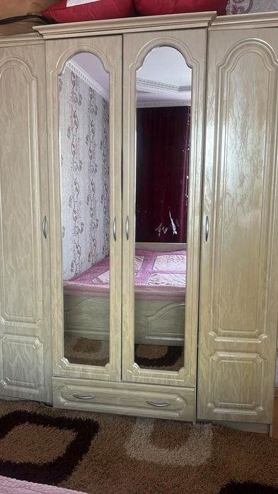 Шкаф кровать тумбочка