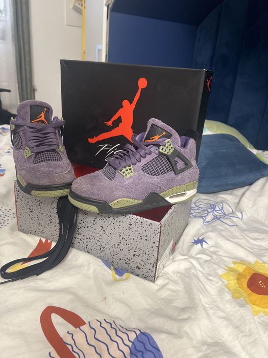 Jordan 4 roz cu negru si alb folosit odata fara uzuri
