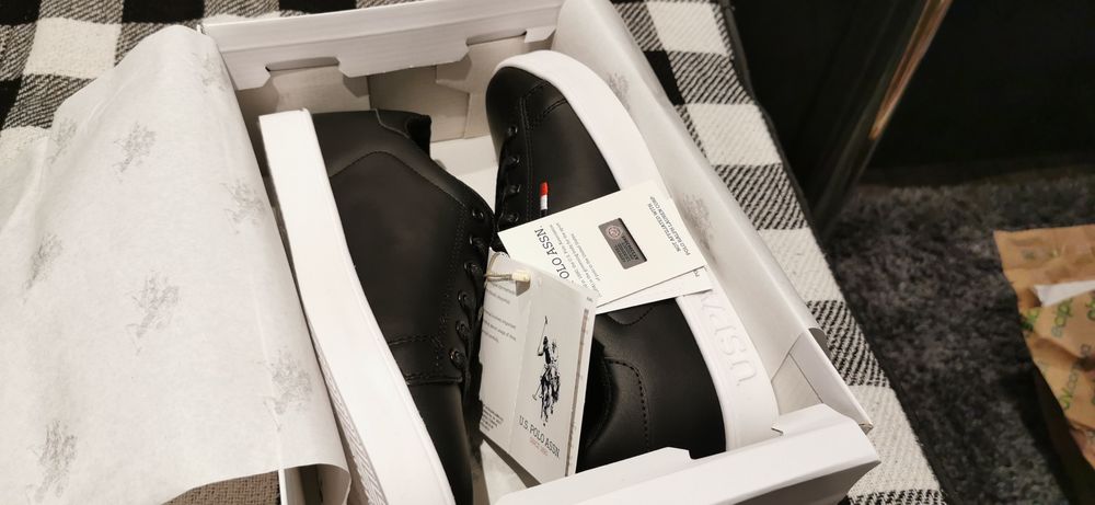 Промоция! Продават се спортни обувки U.S. Polo