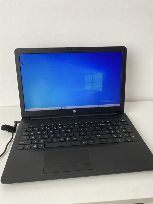 Laptop HP, potrivit pentru office si stocarea pozelor