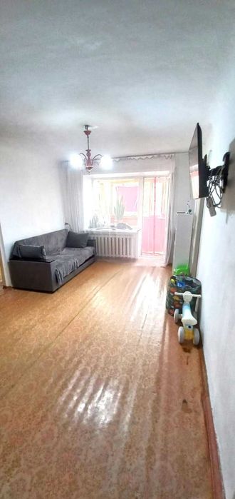 продам 3 комн квартиру в центре