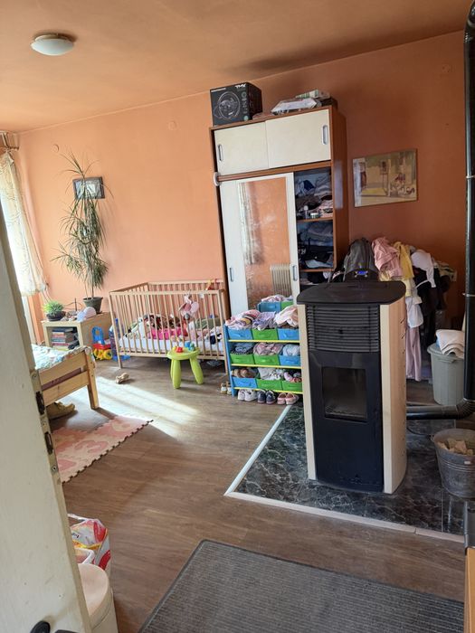 Голяма къща в град Своге