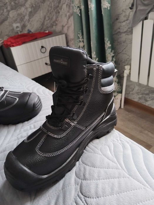 Специльный обувь