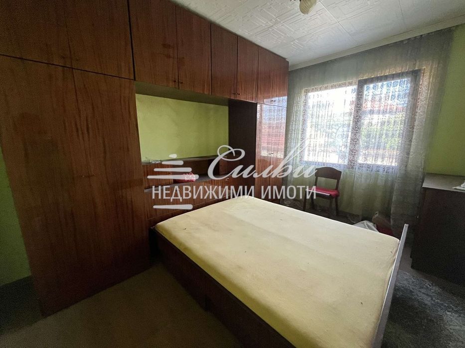 Етаж от ТУХЛЕНА КЪЩА във Велики Преслав!