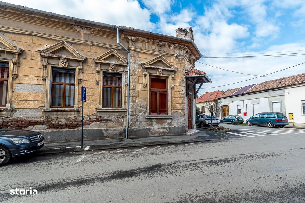 Apartament cu 3 Camere la Casă pe Strada I.L. Caragiale, Arad
