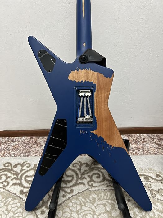 Электрогитара “Dean From Hell” Washburn