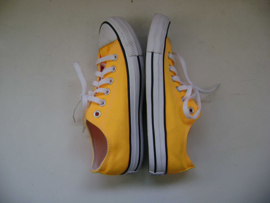 Продавам дамски кецове Converse № 37