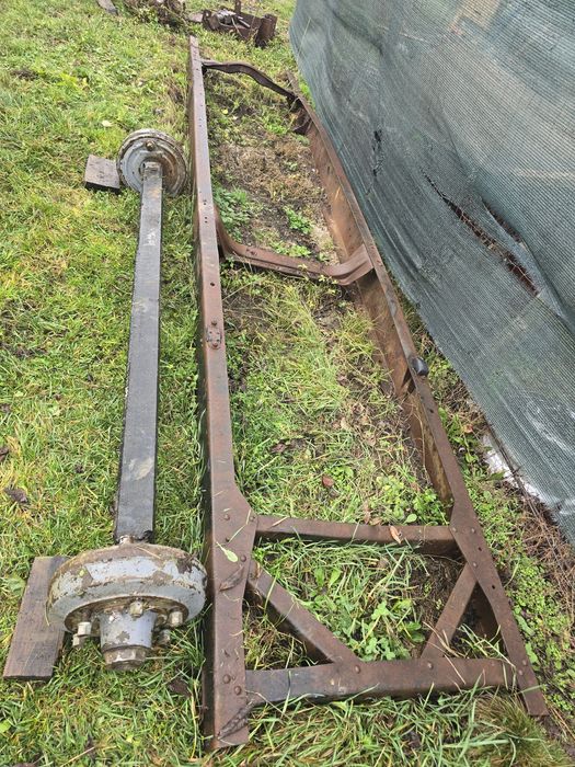 axa cu sasiu si roti