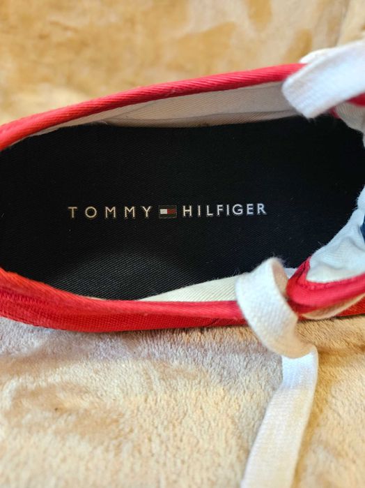 Tenisi Tommy Hilfiger originali noi 40 25 cm